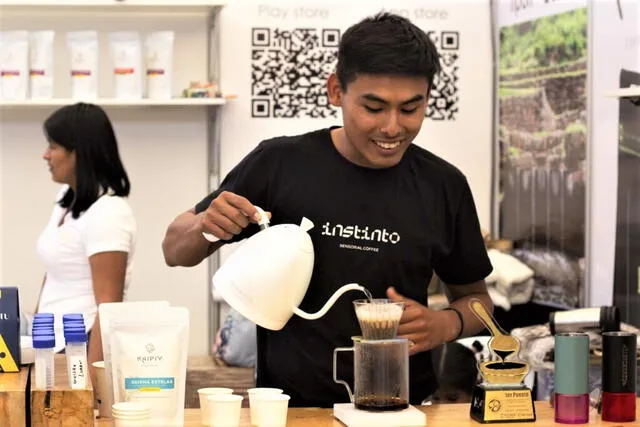 Junior Zanabria Alfaro, galardonado como el mejor catador de café peruano en Ficafé 2022. Foto: Difusión.