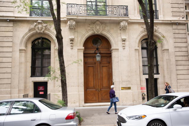 La mansión de Epstein está ubicada en 9 East 71st Street, Manhattan. Se le conoce como la 'Casa de los horrores'. Allí el FBI encontró fotos de niñas desnudas. Foto: AFP.