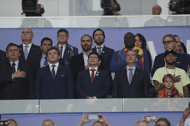 Presidente Jair Bolsonaro y ministros asisten a la final de la Copa América. Foto: AFP