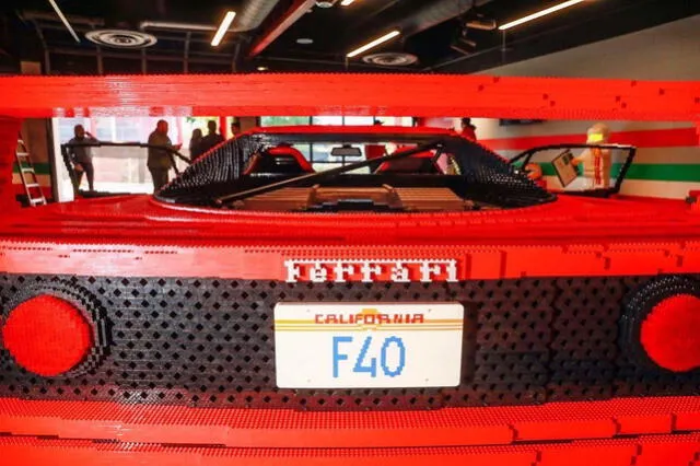Es es una auto clásico de la marca Ferrari. Foto: Legolanda California Resort
