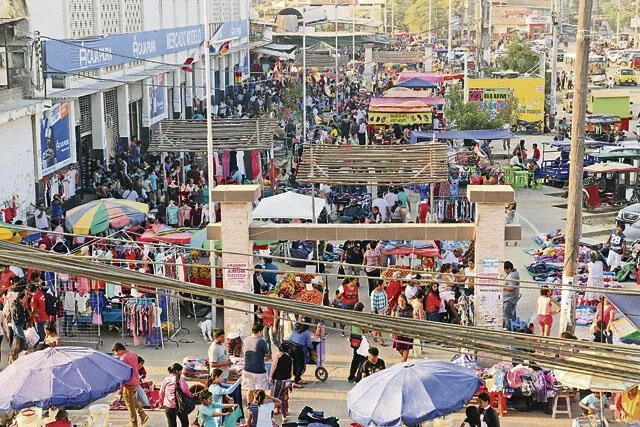 Mercado San Miguel Arcángel languidece por los informales