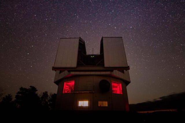 Telescopio Lowell Discovery, uno de los que observó al cuasi-satélite de la Tierra. Foto: Jeff Fitlow / Rice University