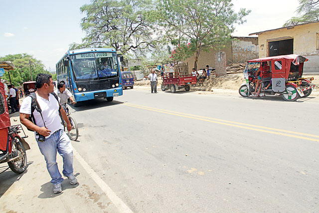 Piura: choque entre un bus y un tráiler deja dos fallecidos y varios heridos