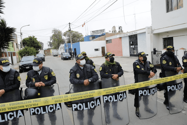 La Policía está en alerta para prevenir cualquier acción terrorista, tras la muerte de Guzmán. Foto: John Reyes/La República