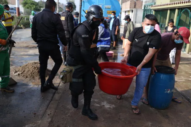 Vecinos pidieron a Sedapal realizar un mantenimiento en la zona. Foto: Andina