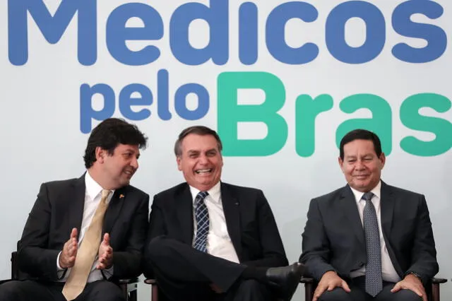 Bolsonaro ironizó durante inauguración del nuevo programa, que sustituirá al ‘Más Médicos’. Foto: