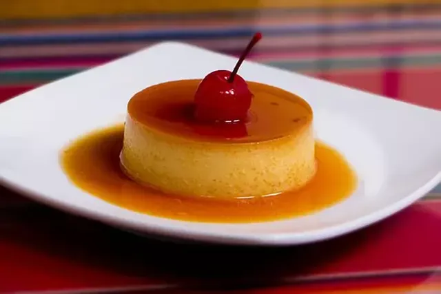 Flan con fresas o frambuesas. Foto: Pixabay