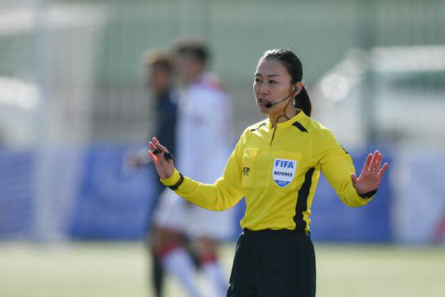 ¿Quiénes son las árbitros mujeres harán historia en el Mundial Qatar 2022?