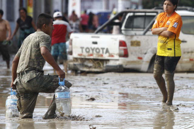 Huarmey: población vive con el agua hasta la cintura y sin servicios básicos