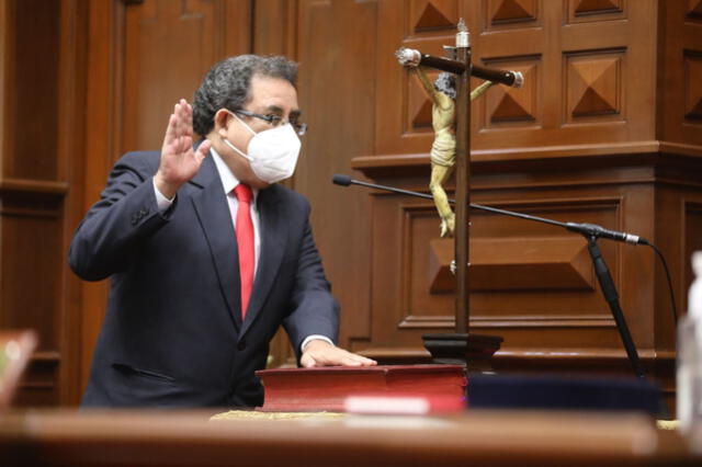 Luis Picón voto en contra sobre la moción de censura al exministro Condori. Foto: Andina.