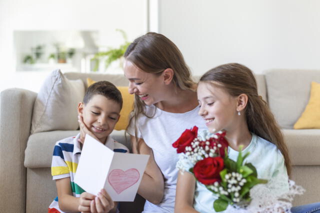 Argentina: ¿Por qué se celebra el Día de la Madre en octubre y qué día cae este año?