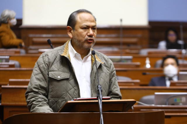 Ministro Mariano González se presentó ante el Pleno. Foto: Mininter