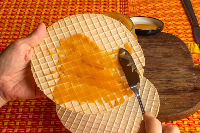 Las obelas suelen acompañarse con miel u otro dulce típico colombiano. Foto: amigofoods Las obelas suelen acompañarse con miel u otro dulce típico colombiano. Foto: amigofoods