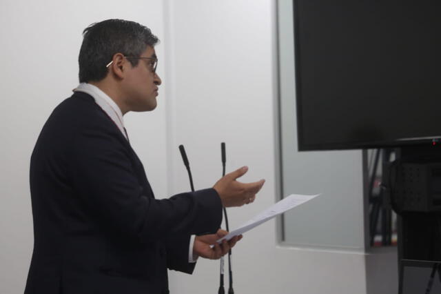 Fiscal Pérez presenta sus argumentos para justificar la prognosis de la pena que piden contra Keiko Fujimori. Foto: Mauricio Malca / La República.