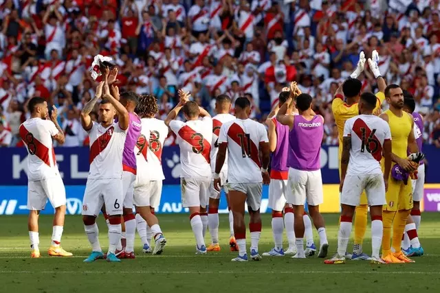 La selección peruana se disputa un espacio para Qatar 2022. Foto: EFE