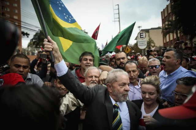 Lula convirtió cita judicial en un acto político