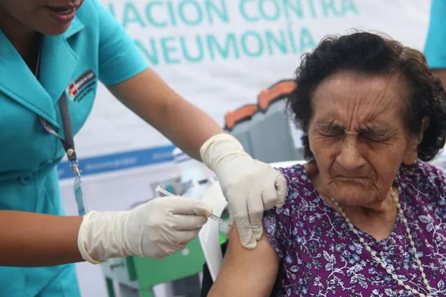 La neumonía puede evitarse a través de la vacunación. Foto: Essalud