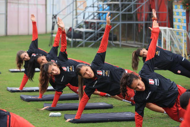 Selección peruana femenina