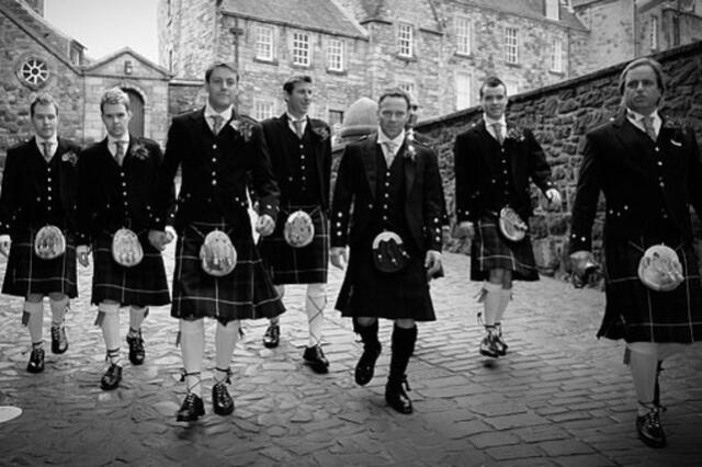 ¿Por qué los escoceses se ponen faldas y desde cuándo lo hacen?