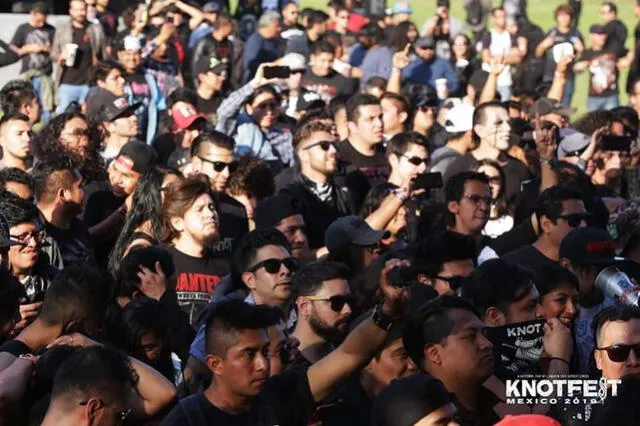 Fans mexicano en el Knotfest