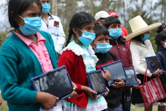 En Cajamarca acceden a internet por primera vez 3
