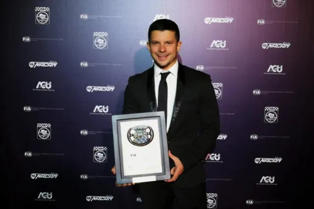 Mario Hart recibió el premio Americas Awards. Foto: Mario Hart/Instagram