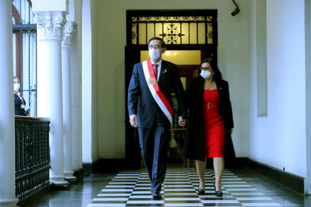 Martín Vizacrra y la primera dama Maribel Díaz Cabello en el interior de Palacio de Gobierno. Foto: Presidencia.