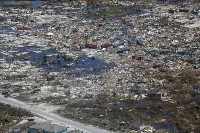 Devastación tras el huracán Dorian. Foto: AFP.