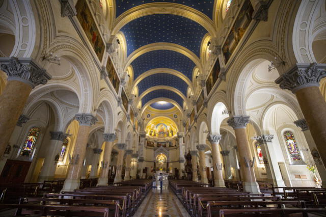 La Basílica de María Auxiliadora ya lleva  un siglo acogiendo obras maestras de arte religioso de autores peruanos y extranjeros. Foto: Difusión.