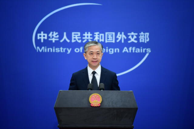 Wan Wenbin durante una conferencia de prensa. (Foto: AFP)