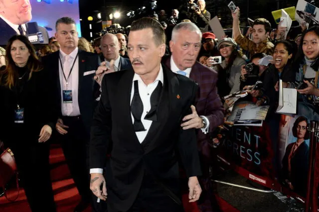 Johnny Depp habría tomado la mala costumbre de presentarse en estado de ebriedad en ceremonias y alfombras rojas