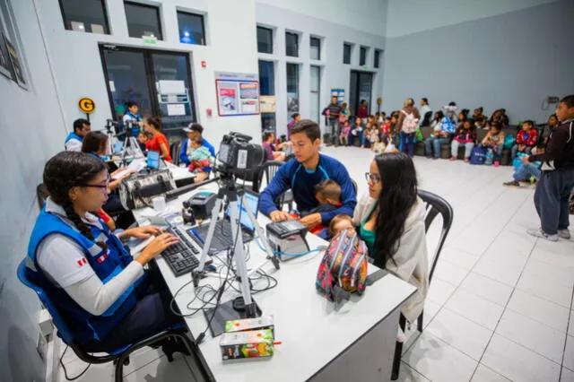 Migraciones descarta que pasaporte vulnere derecho al refugio o ingreso de menores venezolanos