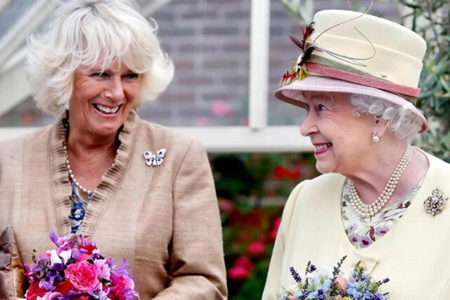 Camilla Parker-Bowles y la reina Isabel II. Foto: @theroyalfamily/ Instagram