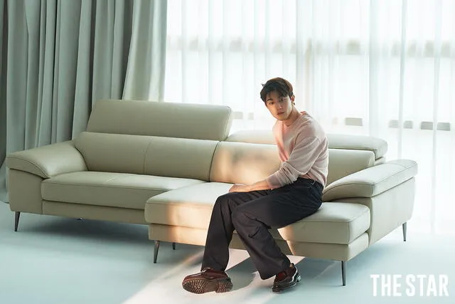 Primera foto a Kwak Dong Yeon para su entrevista. Foto: The Star