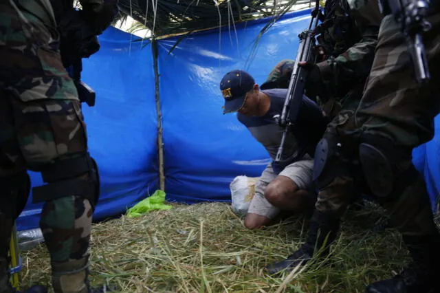 Policías asháninkas combaten el narcotráfico [VIDEO]