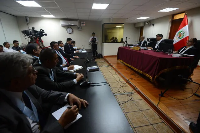 Condenan a 16 años de prisión a ex alcalde Carlos Burgos Horna