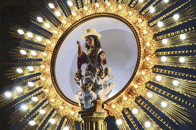 Papa Francisco en Perú: Cruz de Motupe y Divino Niño del Milagro llegaron a Trujillo