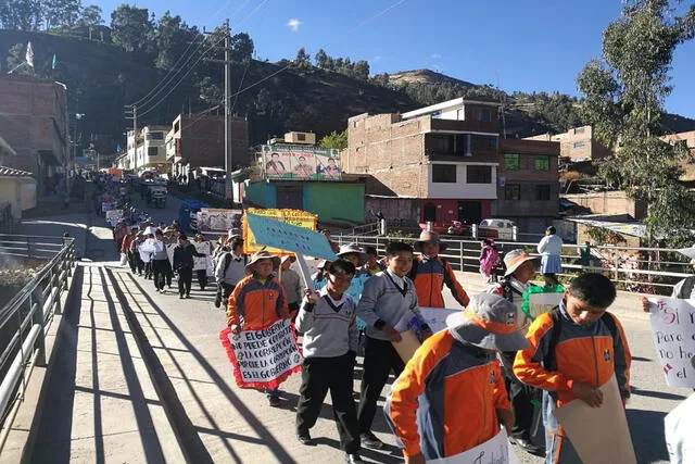 Huancavelica: alumnos protestan contra la corrupción que daña al Perú [FOTOS]