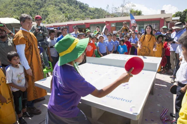 Buscan alejar a los niños de la delincuencia y el ocio mediante la práctica del ping pong
