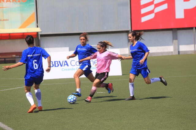 Por el Día de la Mujer: el fútbol impulsa a la igualdad de género