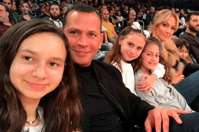 Jennifer Lopez y Alex Rodriguez con sus hijos.