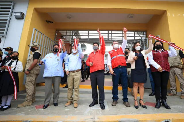 El presidente participó de inauguración de colegios. Foto: PCM