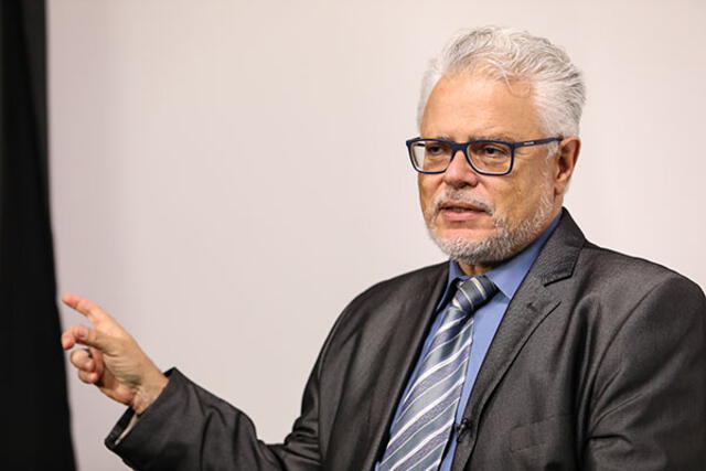 El doctor Rubén Mayorga en la sede de La República. Foto: