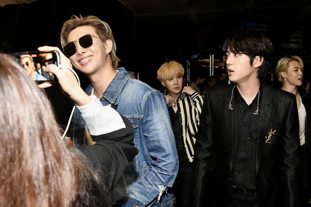 BTS en el backstage de los Grammy 2020 - AFP