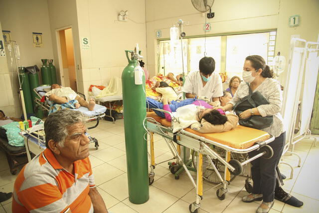 Piura enfrenta al dengue sin agua, sin médicos y con hospitales colapsados [FOTOS]