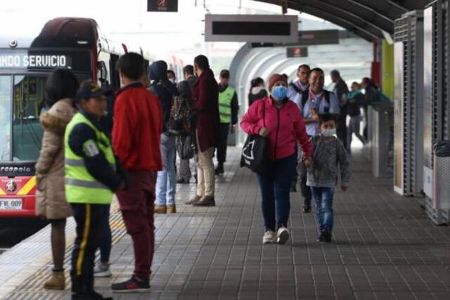 Desde el 11 de mayo, Bogotá permitirá la salida a la calle de aquellas personas que cumplan actividades en el sector construcción, manufactura y comercio. (Foto: Difusión)
