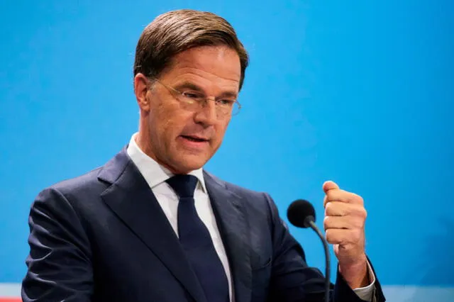 Mike Rutte, primer ministro de Países Bajos, no obligó a los ciudadanos a usar mascarilla desde que inició la pandemia de COVID-19. Foto: AFP