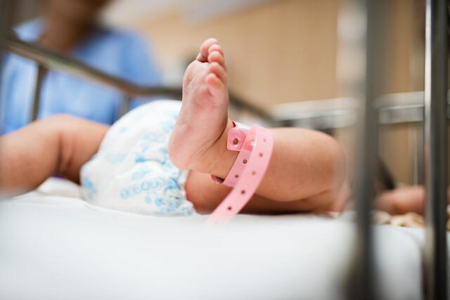 Familia recibe 41 millones de euros tras negligencia durante parto y que dejó secuelas a su bebé
