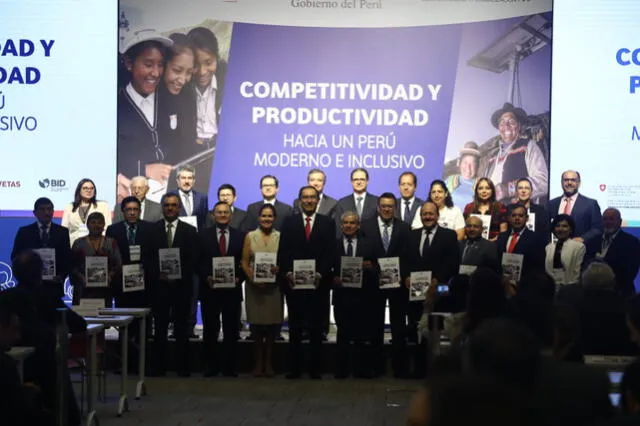 Martín Vizcarra: "Un Perú competitivo requiere de un Estado eficiente"