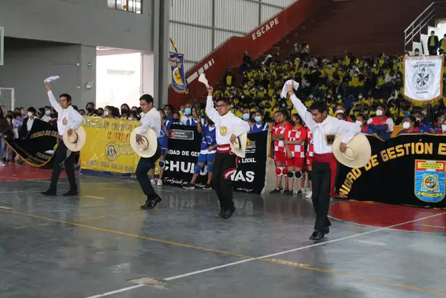 El evento comenzó con un baile de tondero. Foto: Omar Pcherrez
